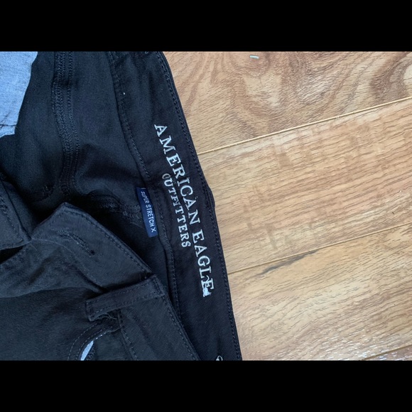 American Eagle Black Ripped Jeans - Picture 3 of 4
